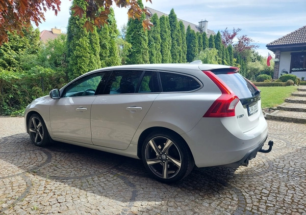 Volvo V60 cena 42400 przebieg: 149000, rok produkcji 2013 z Sejny małe 596